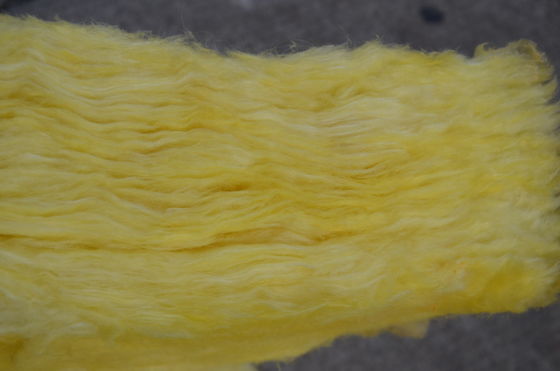El aislamiento amarillo resistente de alta temperatura de la lana de vidrio golpea R 3,5/R 4,0